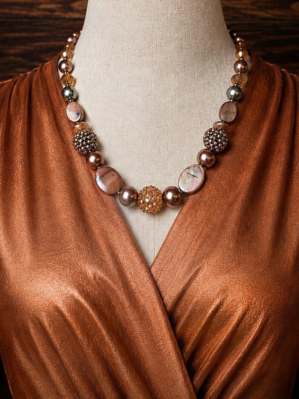 Erica Lyons Brown Faux Pearls Crystal Topaz Flat Iridescent Shell Necklace EUC